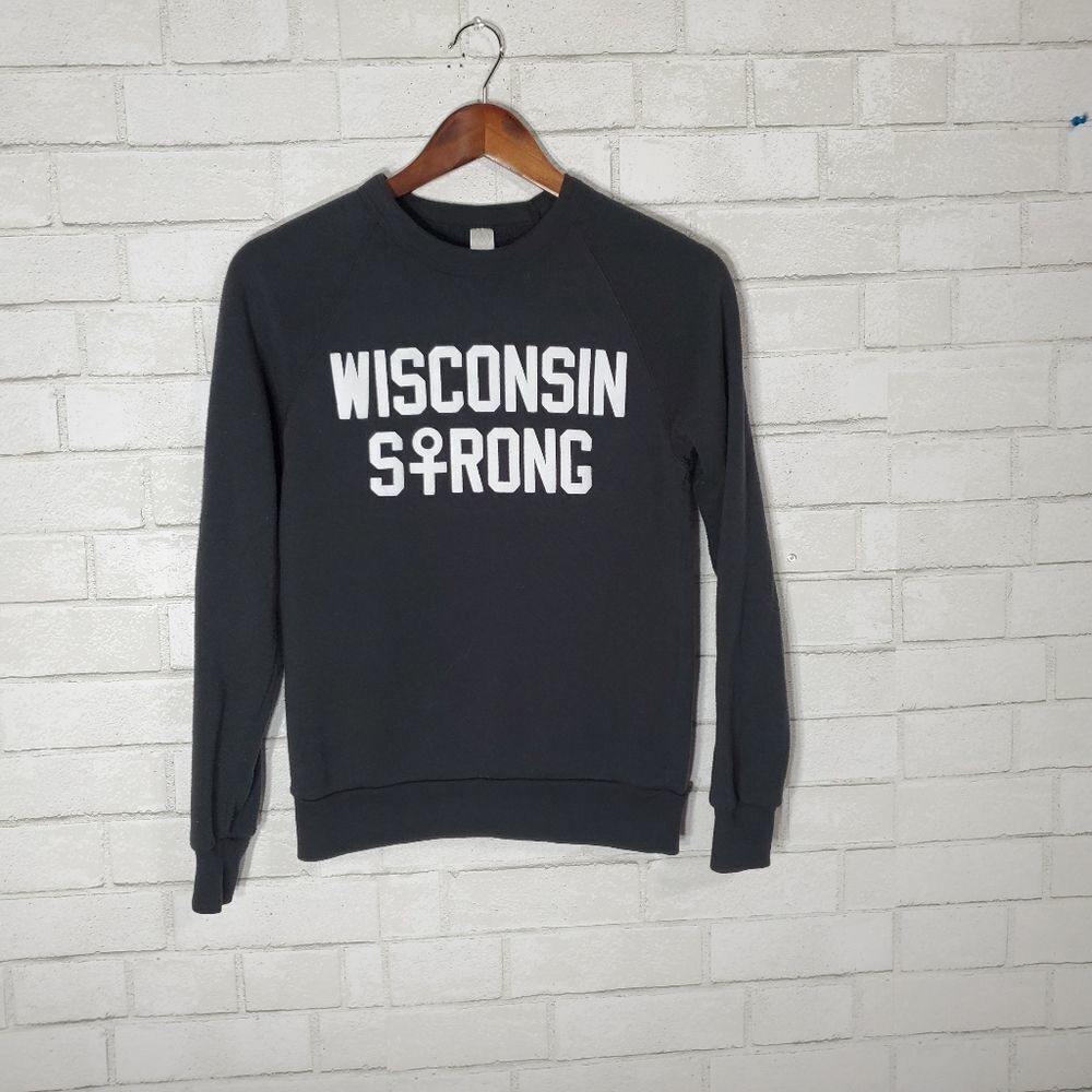 Wisconsin Strong crewneck sweatshirt